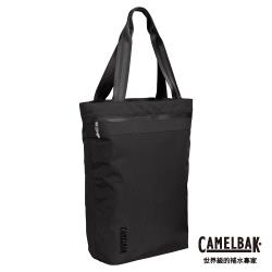 ◎使用永續回收材質|◎|◎品牌:CAMELBAK駝峰品牌定位:流行品牌背法:肩背包款:方包顏色:多色組合外層材質:Polyester人造聚酯纖維開口方式:拉鍊式尺寸-長X寬X高:公升容量背帶:有背帶內