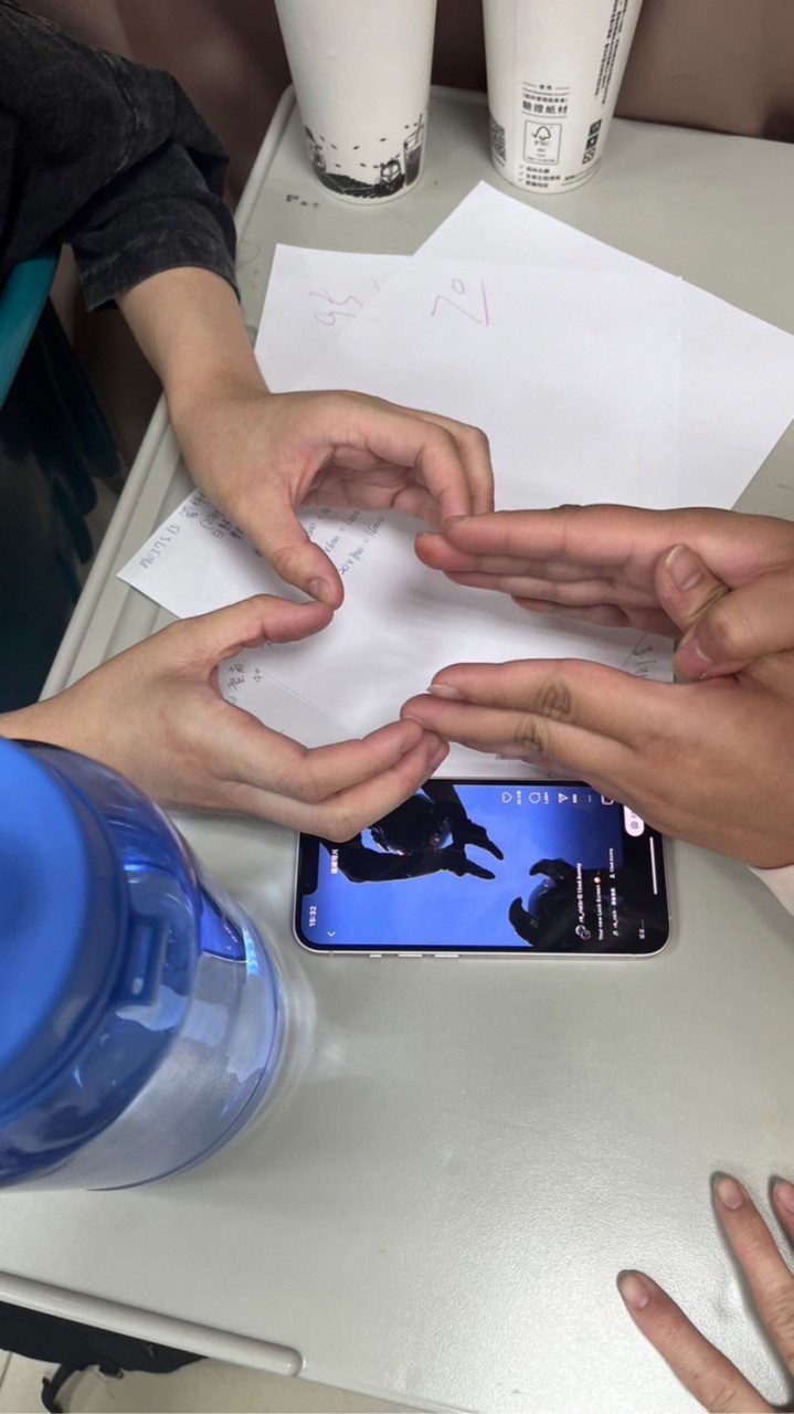 簡仲佑吃早餐