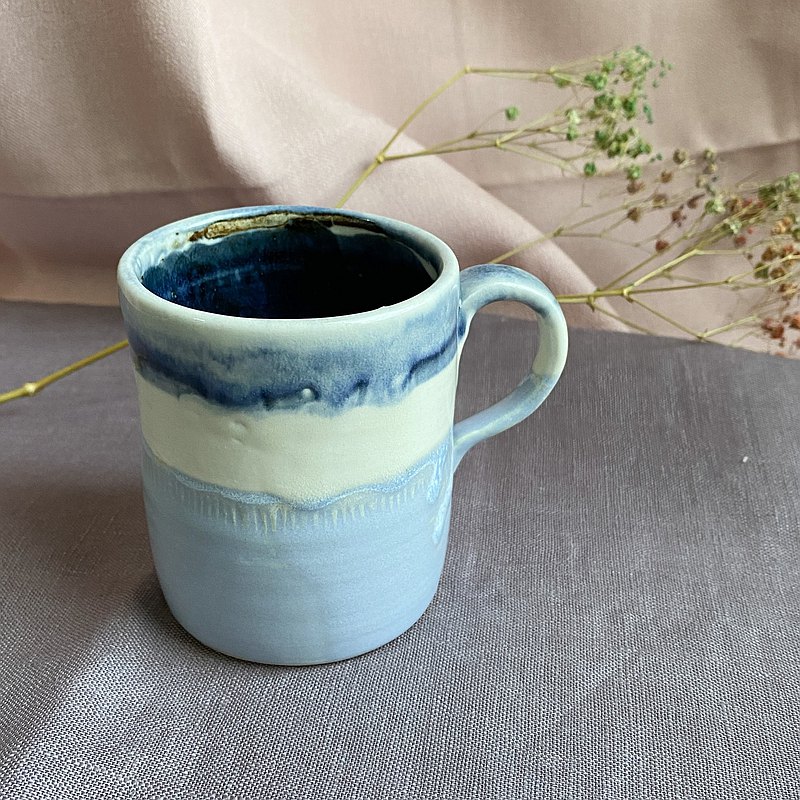 釉藥均為設計師獨門配方，使用礦物調配，並經高溫1200~1260度燒成，符合食器標準，可微波，不掉色、對人體無害