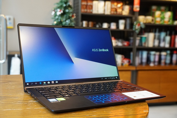 Asus ZenBook 14 UX433FN 評測：全球最小 14 吋筆電，螢幕占比 92%、觸控板變數字鍵