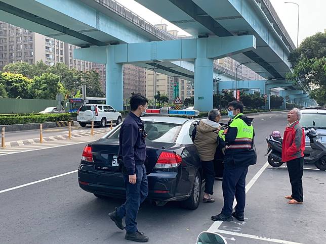 水肥車假停車真偷排 新北環境稽查組重罰現行犯