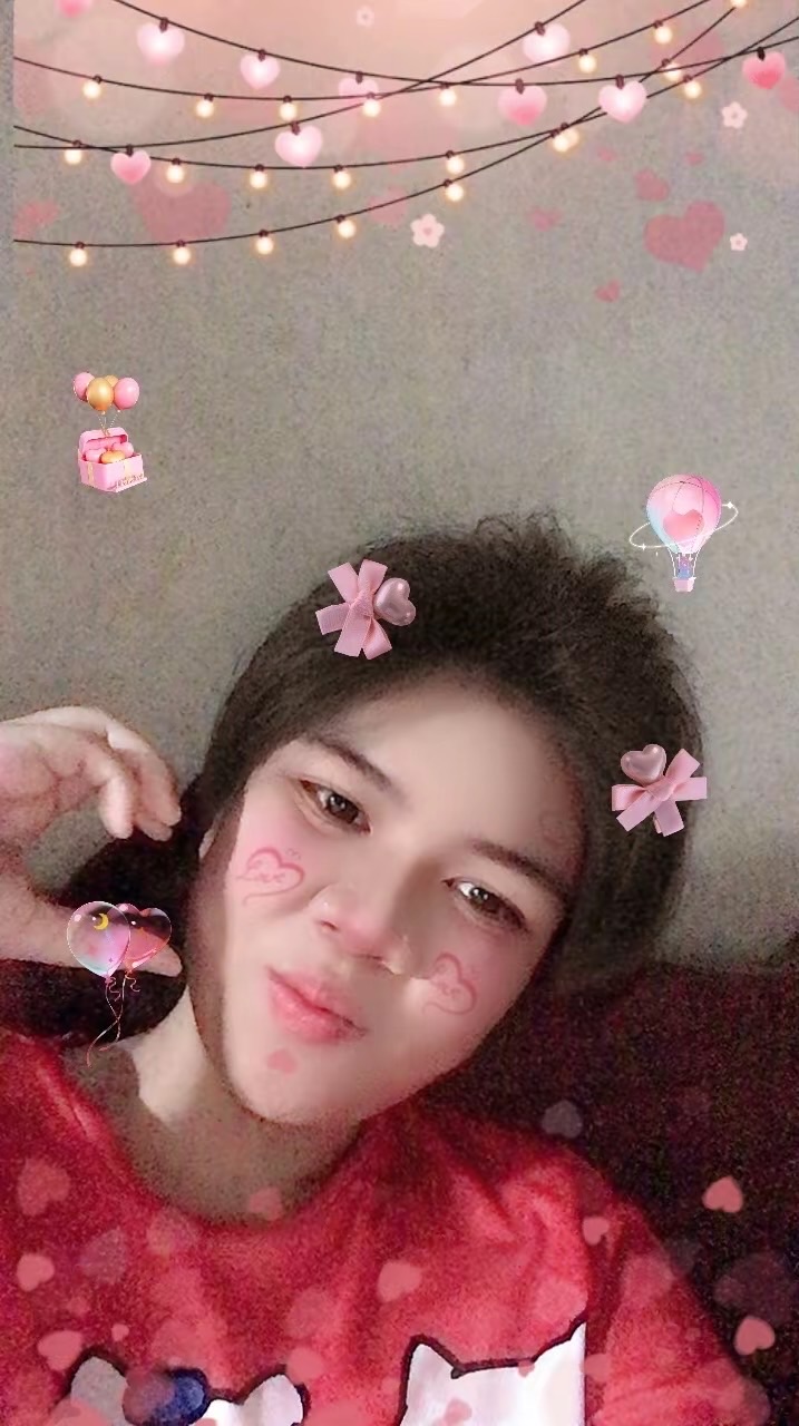 นิ้งคนสวยขาว