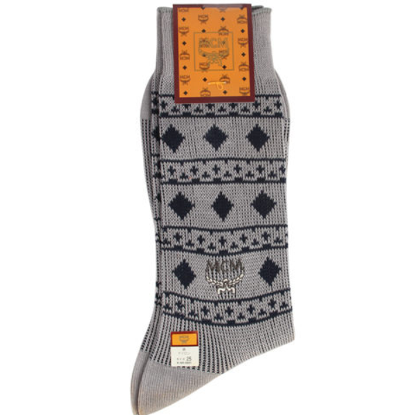 【寵愛時尚】 MCM 菱格圖騰刺繡LOGO紳士襪(灰色) 父親節88節禮物