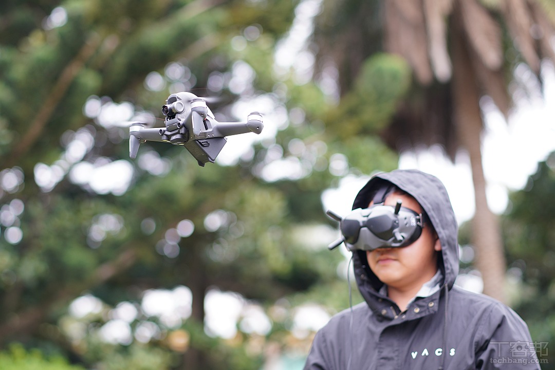 2秒就破百，DJI FPV穿越機在台發表，讓你用時速140km第一人稱視角飛行