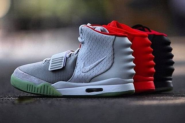 nike air yeezy 2 on feet