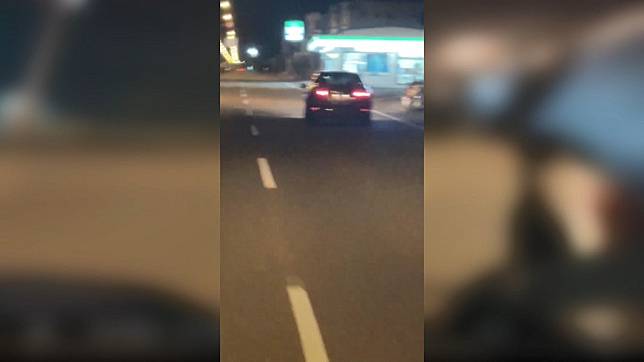 墾丁當街逆向甩尾燒胎　不久後...翻車GG了