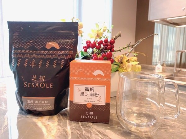 「芝麻粉」全家適用營養補鈣好幫手-芝初 Sesaole高鈣黑芝麻粉開箱分享
