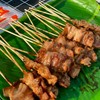 คุณยายหมูปิ้ง+ไส้กรอกอีสาน ศิลปากรเพชรบุรี