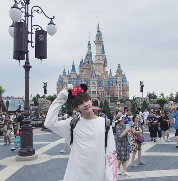 陳品延自曝私下和外表很反差，去迪士尼還會戴米妮髮箍裝萌。