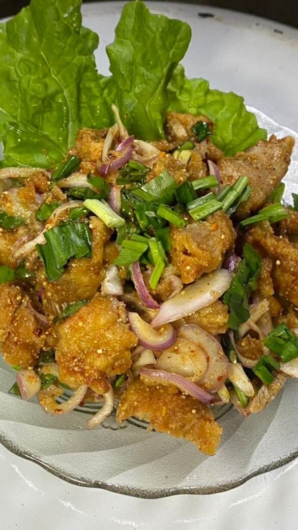 ข้าวยำไก่แซ่บซี๊ดดด