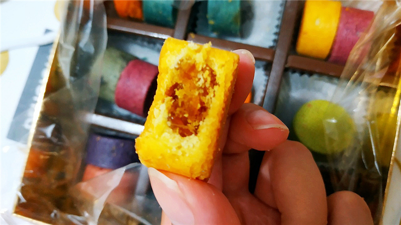 大富研究所・烘焙の專門店｜BR. BakingStudio豐富顏色的馬卡酥MACASWEET禮盒和中秋節送禮必備蛋黃酥 ，月圓圓創意禮盒組讓人忘不了的好滋味27.jpg