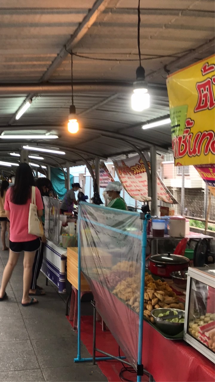 คัดเลือกร้านค้าหน้าหอพัก
