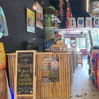 lamoon cafe