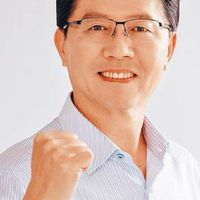 謝龍介東山再起加油團