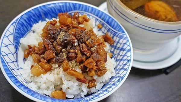 【新竹美食】真味燉品屋-美味的燉品雞湯及魯肉飯