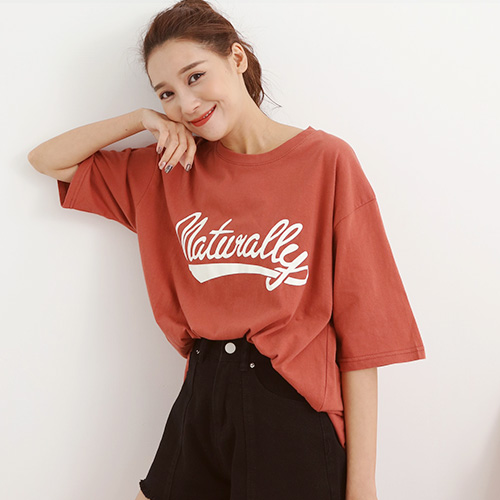 正韓-率性美式草寫字母上衣t恤