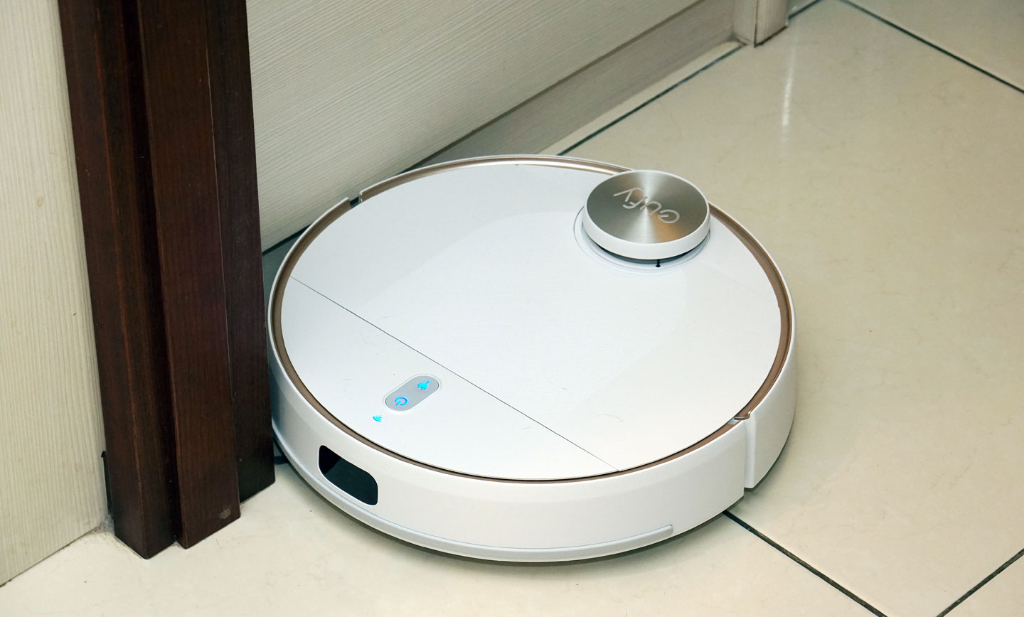 高顏值，功能更全面！一機雙用的 eufy RoboVac L70 Hybrid 掃拖二合一機器人開箱評測！