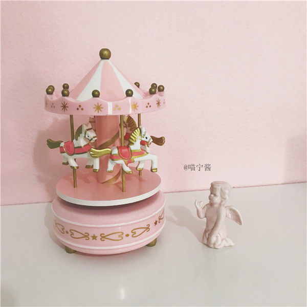 音樂盒-正韓粉色少女旋轉木馬擺件轉動音樂盒生日禮品蛋糕烘焙裝飾品 魔法空間
