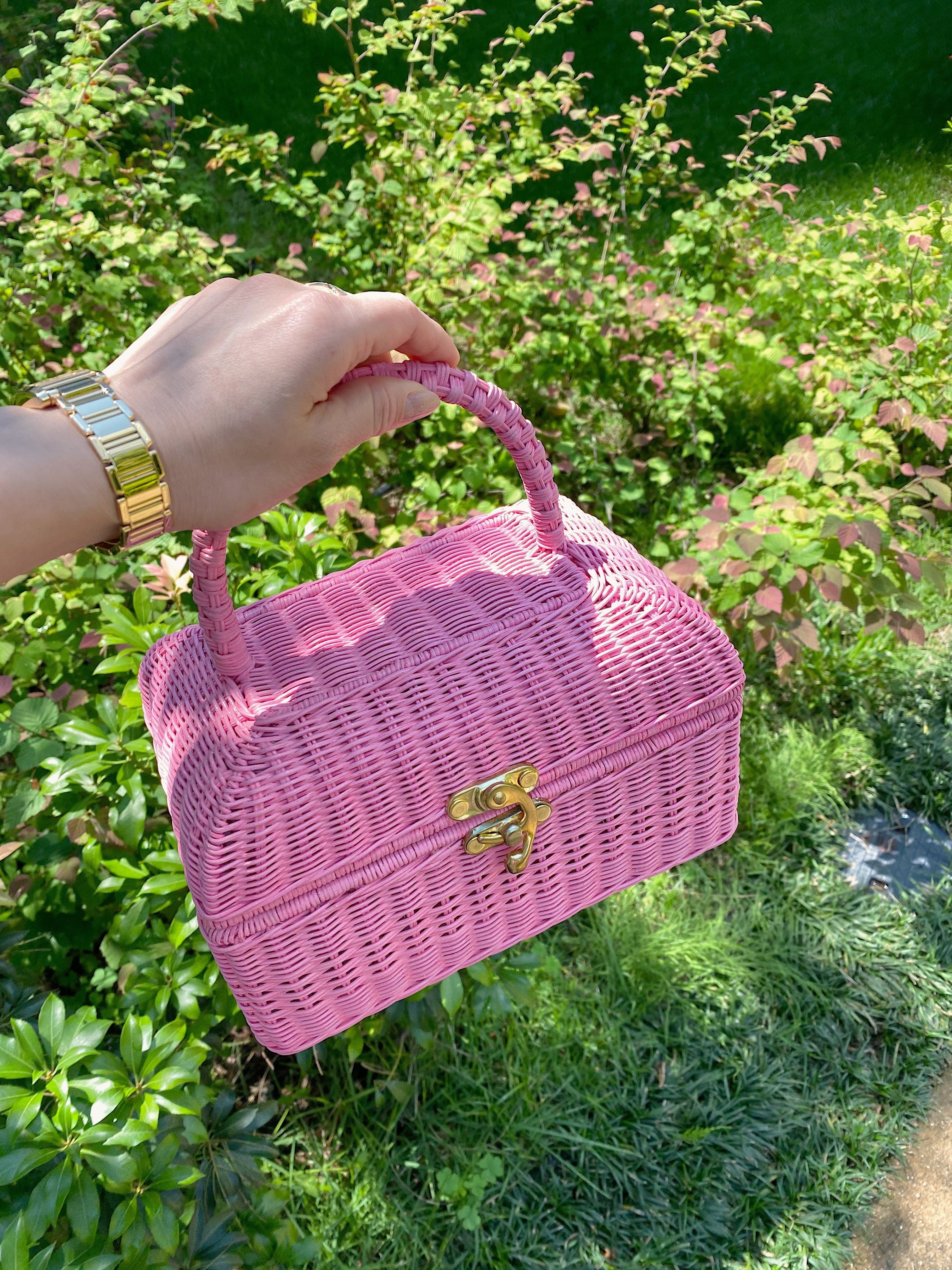 エレ派の大本命 ピンクのかごバッグ