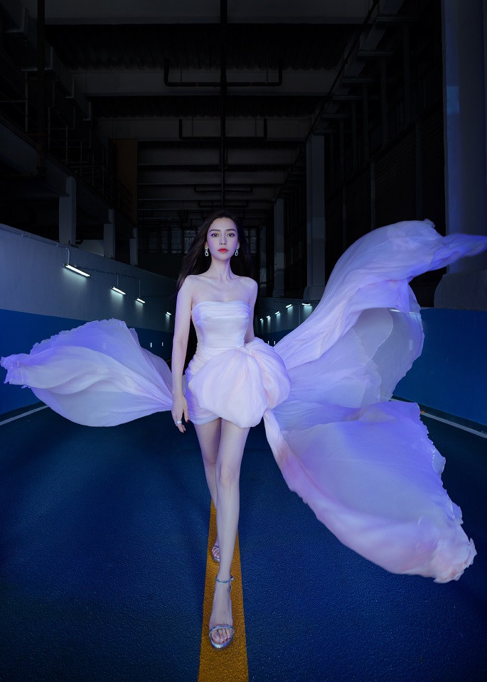 女星紅毯造型未修vs精修3：楊穎Angelababy