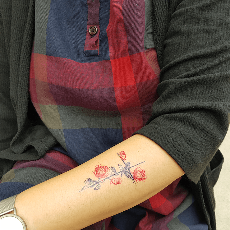 Rose/高舉十架/隨手一貼紋身貼紙/不需裁剪，沾水立即可貼/crire刻在心版上的紋身貼紙/聖經金句紋身貼紙/紋身貼紙/防水貼紙