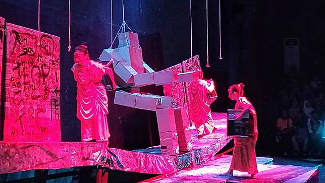 Mengenal Drama Dan Jenis Jenisnya Berdasarkan Bentuk Penyampaian Bola Com Line Today