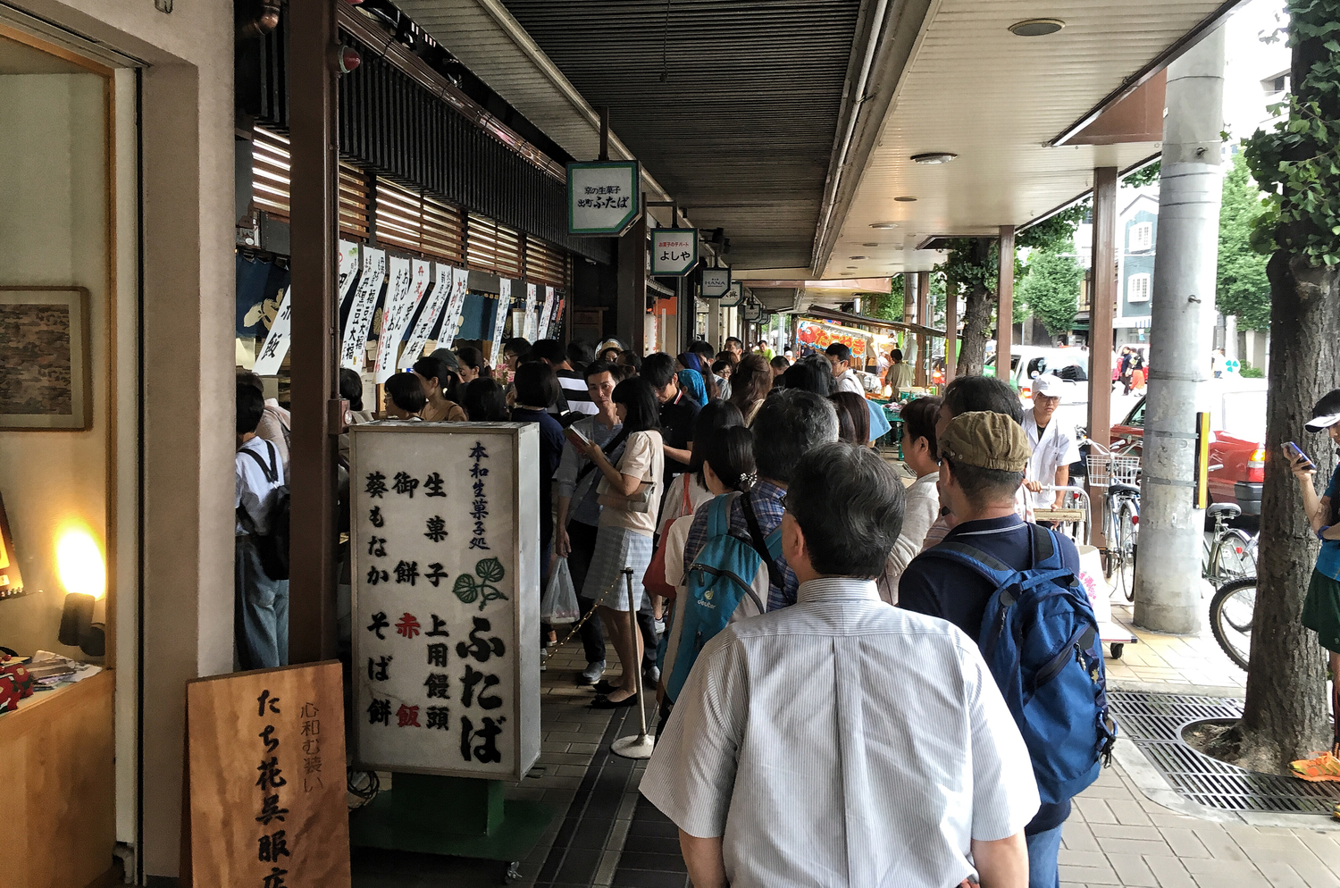 日本人愛排隊是天性？在日本不排隊會被罰一百萬！