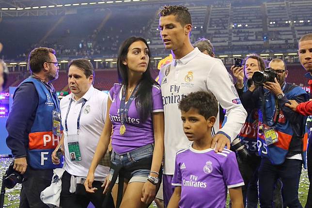 Cristiano Ronaldo dan Georgina Rodriguez Rencanakan 'Bayi Super'
