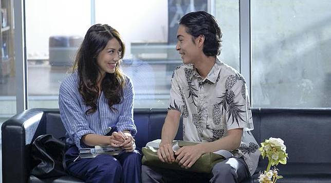 6 Alasan Nonton Hujan Bulan Juni Dari Surya Saputra Dan Koutaro Bintang Com Line Today