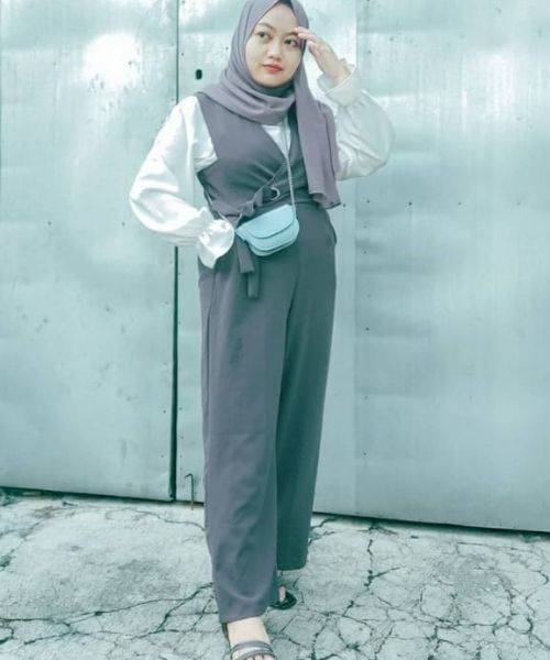 ootd jumpsuit jeans hijab