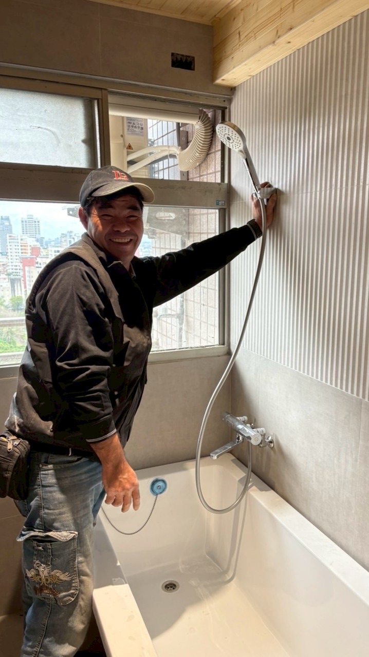 富傳白腳底員工