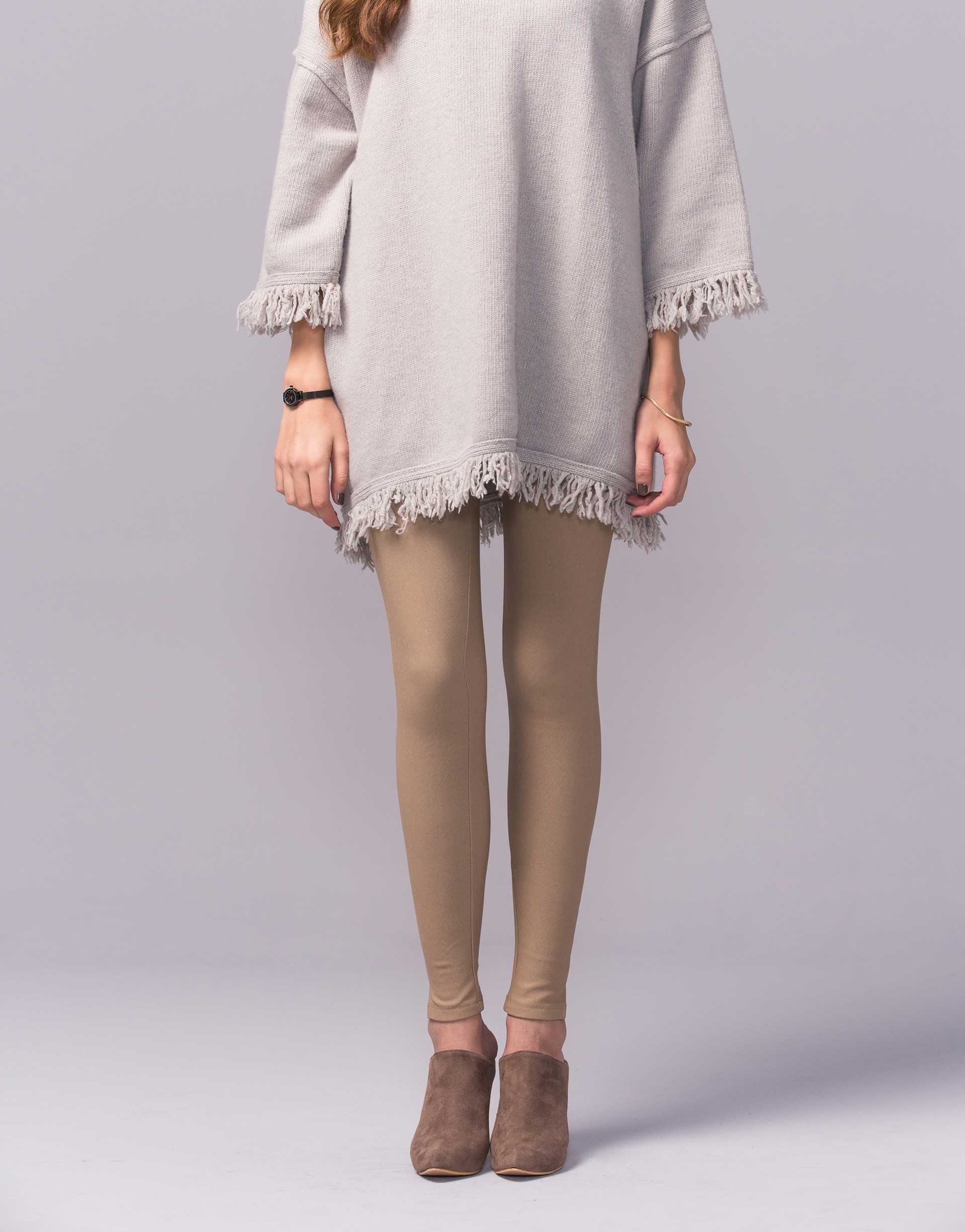 內刷毛布料/ 前後皆為真口袋/ 褲口小開岔設計