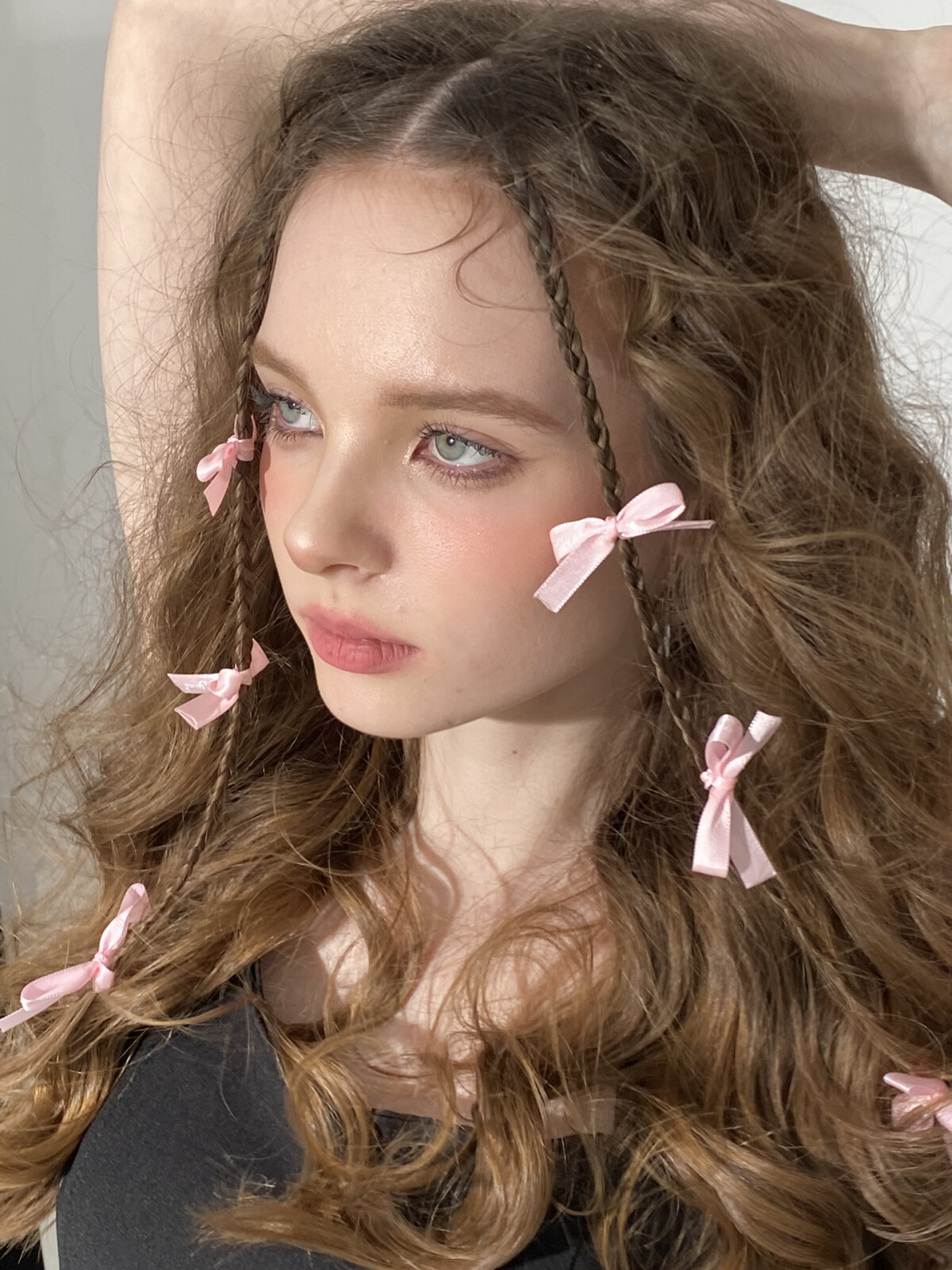 想要少女感你只缺條緞帶！jennie仙氣絲帶編髮、爆紅samba緞帶鞋全都少不了他！