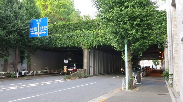 日本版的辛亥隧道 墓園在頭上的千駄谷隧道2