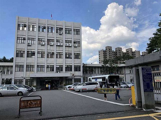 狠父母逼9歲童割肉還親判刑3個月
