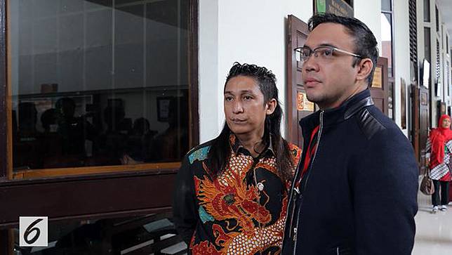 [Bintang] Sandy Tumiwa dan Tessa Kaunang