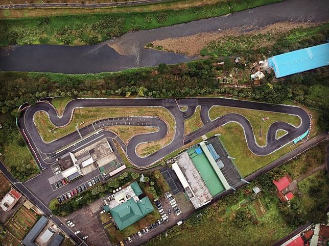 桃園景點 大魯閣卡丁車場 Go Kart 跑跑卡丁車 當一日賽車手享受極速狂飆快感 Cako Line Today