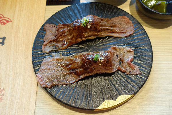 和牛涮日式鍋物放題台北忠孝東店(菜單價位、訂位、生日優惠、小孩收費)，聚餐或一個人都能享用的超值和牛三吃