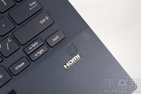 指紋辦識裝置 在手腕放置處的右側，設有指紋辨識裝置，可搭配Windows Hello使用