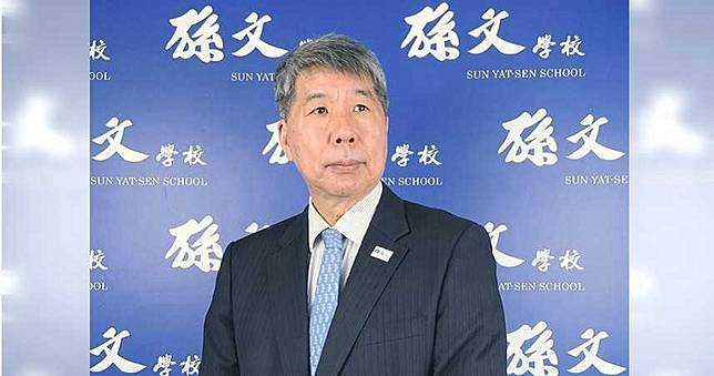 張亞中痛斥國民黨　「還關起門玩？」
