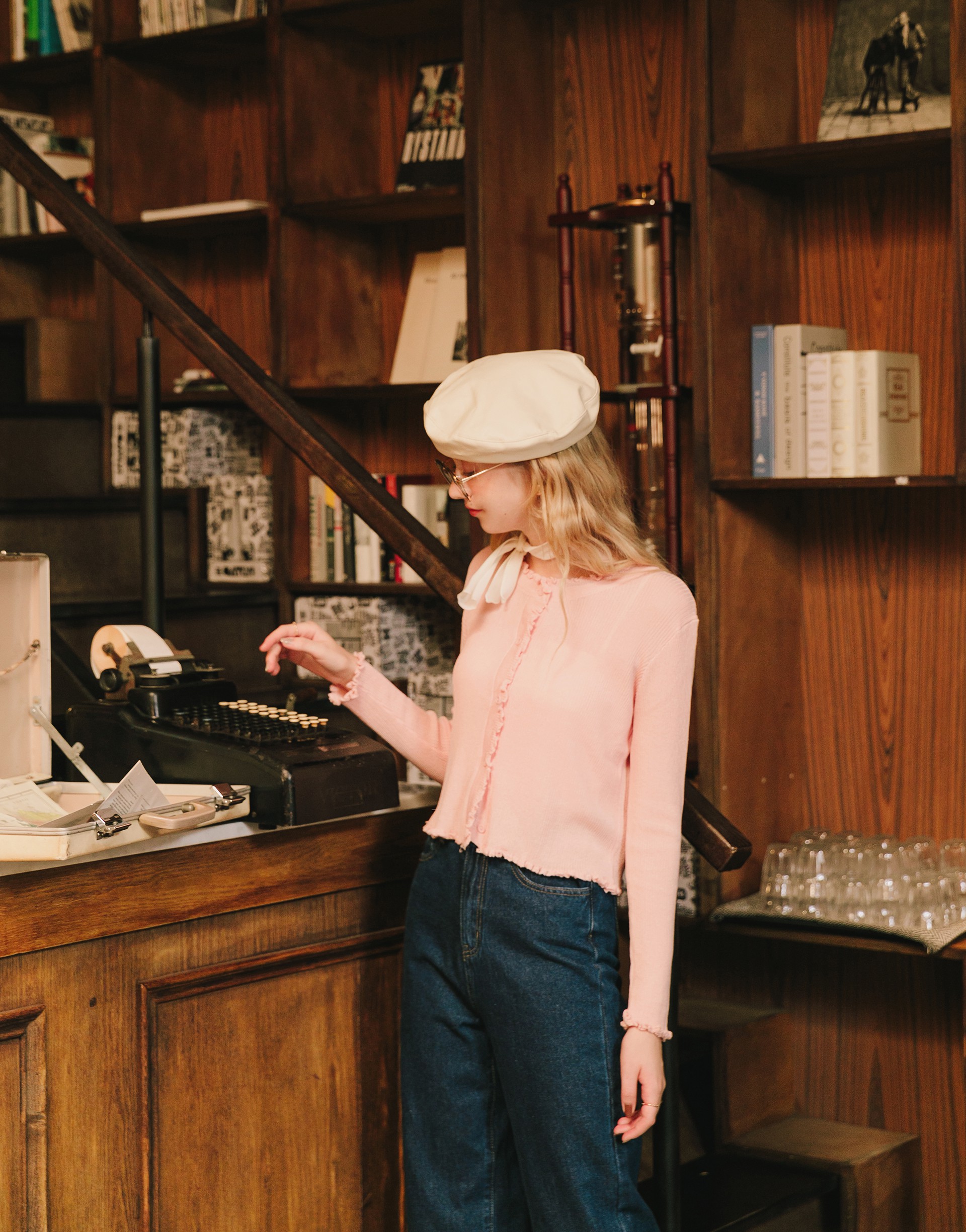 艾莉緹的捲邊針織外套-PAZZO