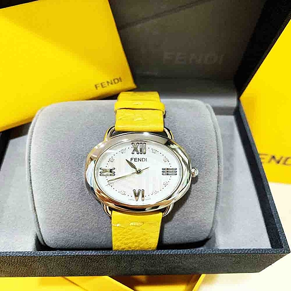 ◆FENDII網路授權專賣原廠公司貨nn◆經典品牌錶殼設計款nn◆手工小牛皮特殊錶帶nn◆天然母貝