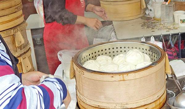 妙口四神湯.肉包專賣店