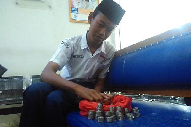 Gokil 6 Orang Ini Merasakan Keajaiban dari Menabung Uang Gokil 6 Orang Ini Merasakan Keajaiban dari Menabung Uang