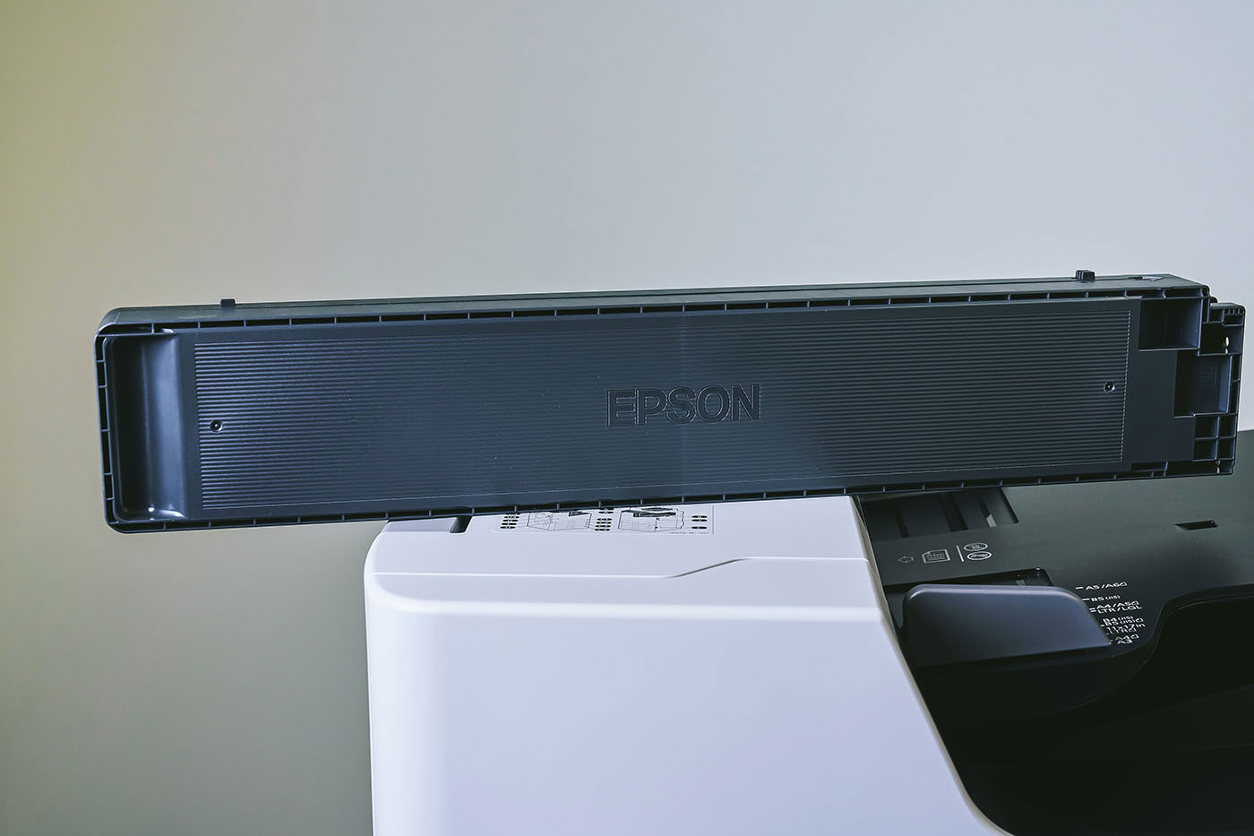 高效生產力，綠能更環保：EPSON 免加熱極速影印機 WF-C21000 一手實測報告！