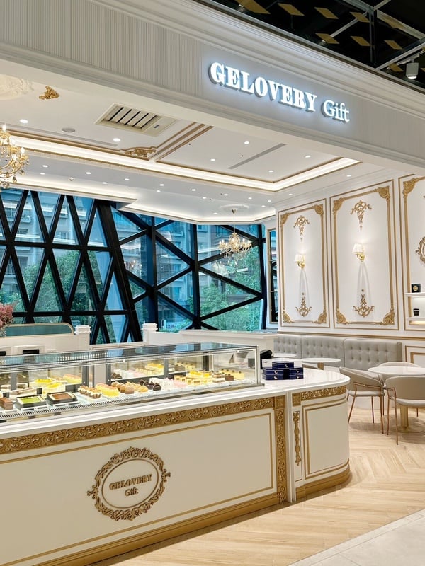 新光三越忠孝「Diamond Towers鑽石塔」插旗東區開幕，日本千層酥、法式甜點、PBS都有