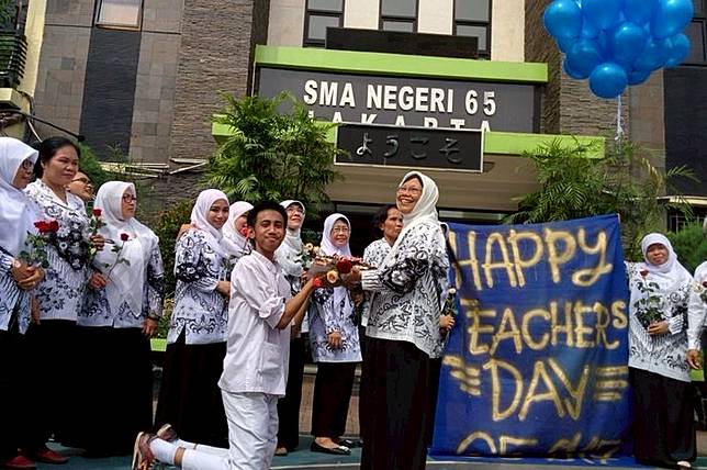 Hari Guru Nasional Para Pelajar Sma Cerita Tentang Guru Favoritnya Di Sekolah Hai Online Com Line Today