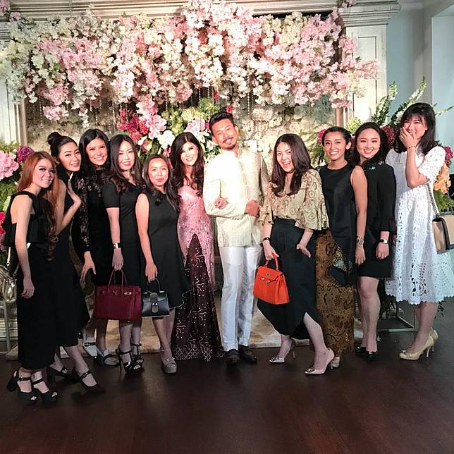 Hasil gambar untuk Geng arisan Tina Toon