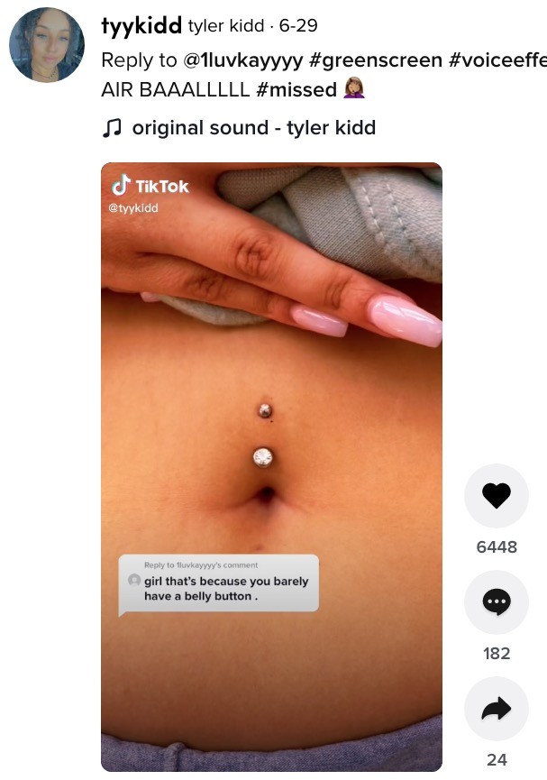 どう見ても腹ピアス へそから完全に外れたへそピアスに女性がサロンへ返金を求める 米