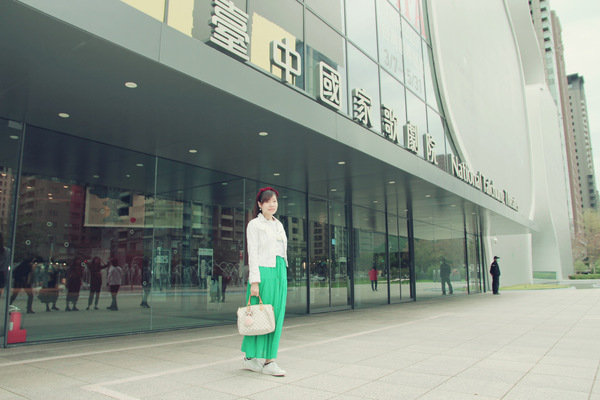 『台灣輕旅拍，外拍推薦』輕鬆自在走遍台中市七期國家歌劇院、堁夏咖啡 Café Crotchet、蔦屋書店 台中市政店、草悟廣場、道和六藝文化館刑務所演武場捕捉網美一日景點，透過鏡頭紀錄每一刻回憶-Snaping 攝影服務直擊分享